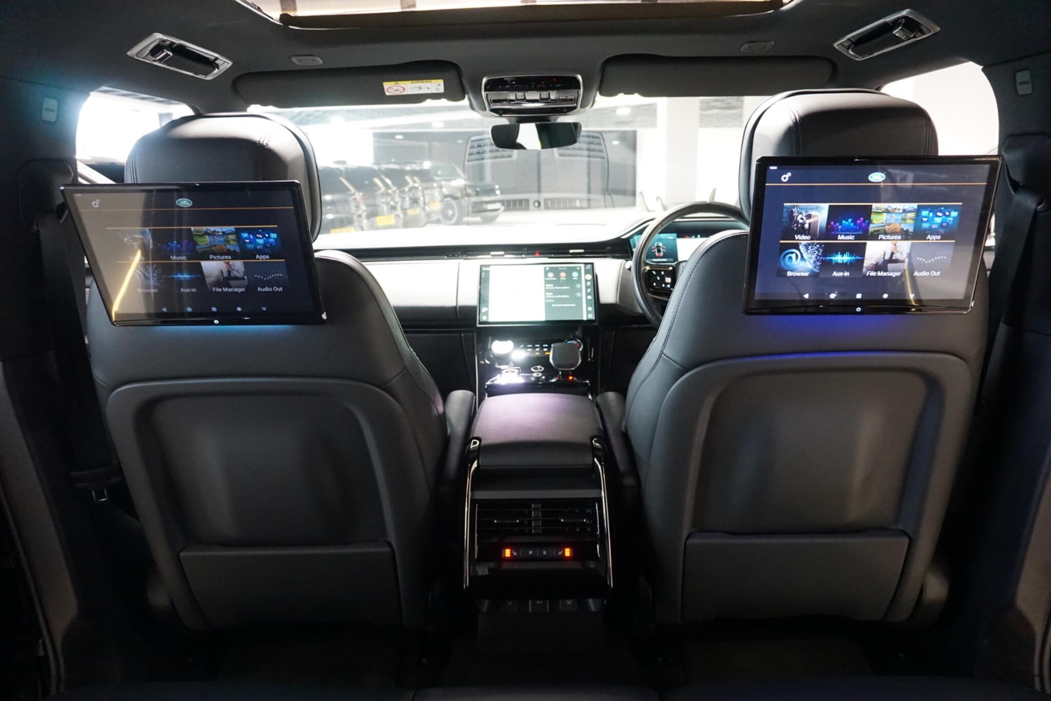 Land Rover Range Rover Sport 3.0 D300 MHEV Dynamic SE SUV 5dr Diesel Auto 4WD Euro 6 (s/s) (300 ps)